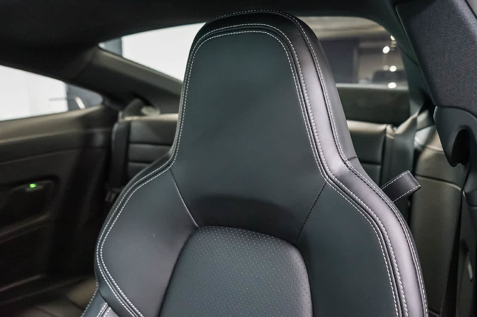Certified 2022 Porsche 911 Carrera RWD image 31