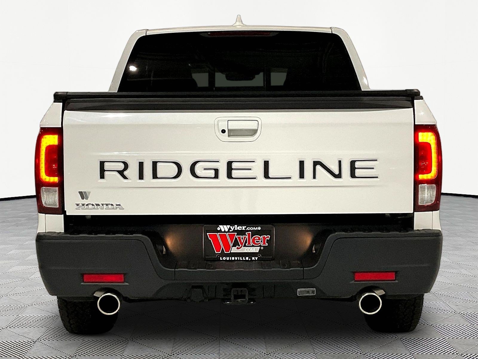 Certified 2025 Honda Ridgeline RTL+ image 5
