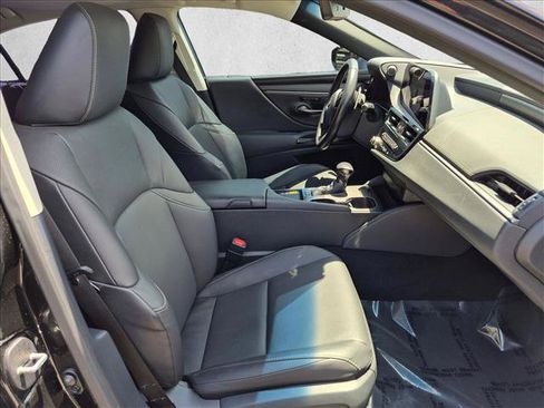 Used 2025 Lexus ES 300h w/ Premium Package FWD image 21
