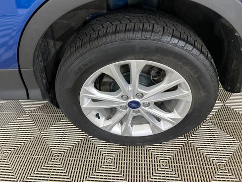 Used 2017 Ford Escape SE w/ Equipment Group 201A AWD/4WD image 10