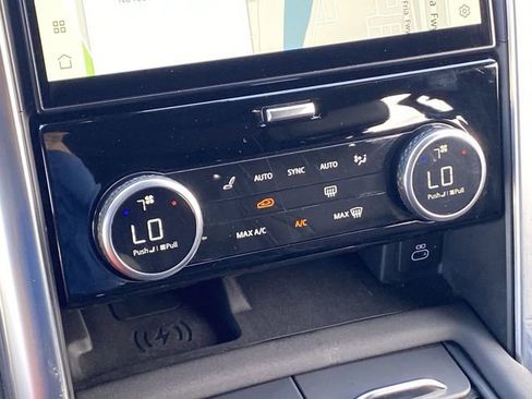 Used 2022 Land Rover Discovery S R-Dynamic AWD/4WD image 17