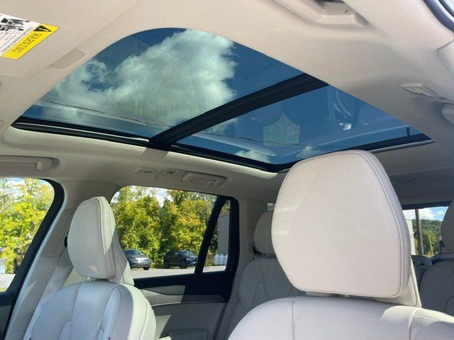 Used 2024 Volvo XC90 B5 Plus w/ Protection Package Premier AWD/4WD image 21