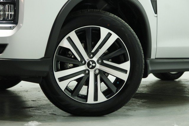 New 2027 Mitsubishi Outlander Sport SE FWD image 3