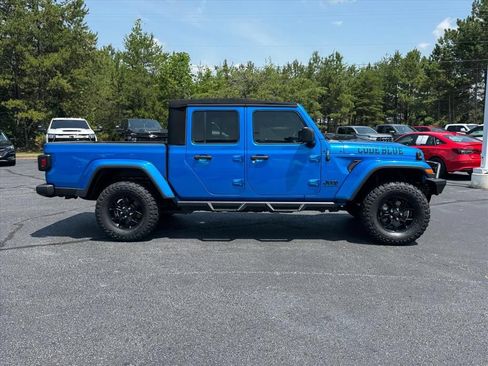Used 2021 Jeep Gladiator Sport AWD/4WD image 2