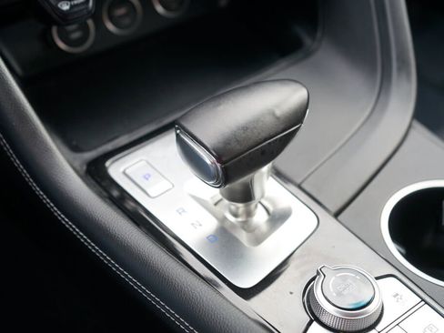 Used 2022 Genesis G70 2.0T image 18