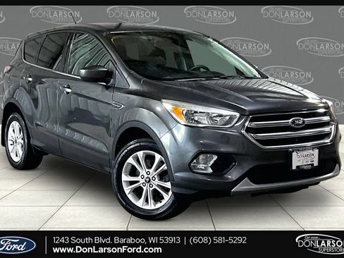 Used 2017 Ford Escape SE w/ SE Cold Weather Package AWD/4WD image 1