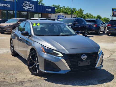 Used 2024 Nissan Altima 2.5 SR FWD image 32