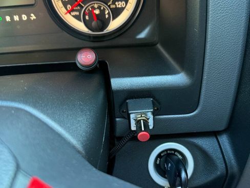 Used 2017 RAM 1500 Express AWD/4WD image 35