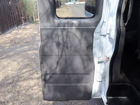 Used 2017 Chevrolet Express 3500 LT RWD image 25