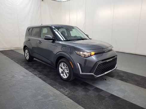 Used 2025 Kia Soul LX w/ LX Technology Package image 13