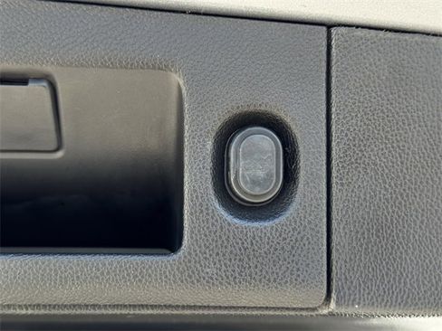 Used 2018 Chevrolet Tahoe LT image 33