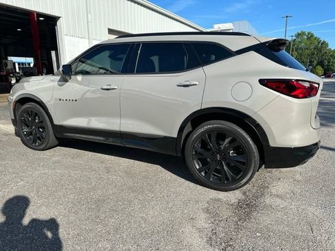 Used 2021 Chevrolet Blazer RS w/ Enhanced Convenience Package FWD image 3