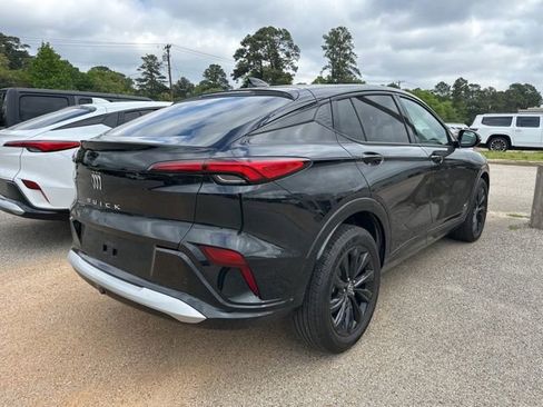 Used 2025 Buick Envista Sport Touring image 3