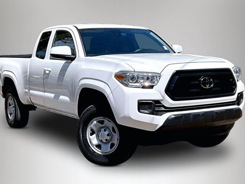 Used 2020 Toyota Tacoma SR AWD/4WD image 2