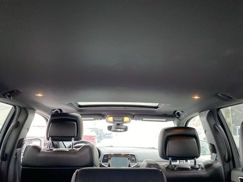 Used 2022 Jeep Grand Cherokee Limited image 16