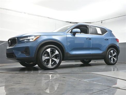 Certified 2024 Volvo XC40 B5 Plus w/ Protection Package Premier image 36