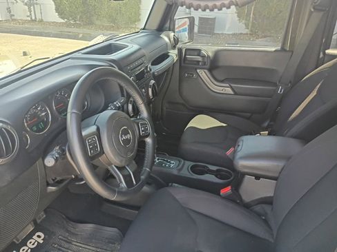 Used 2015 Jeep Wrangler Unlimited Sport w/ Quick Order Package 24S AWD/4WD image 9