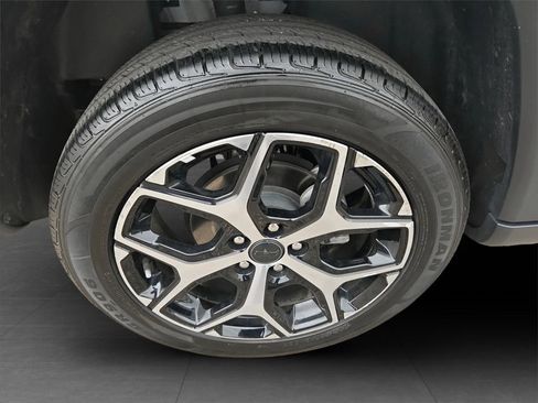 Used 2025 Jeep Compass Limited AWD/4WD image 34