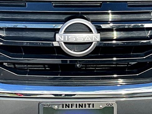 Used 2022 Nissan Pathfinder Platinum w/ Cargo Package image 12