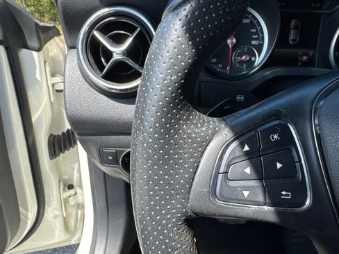 Used 2018 Mercedes-Benz CLA 250 image 15