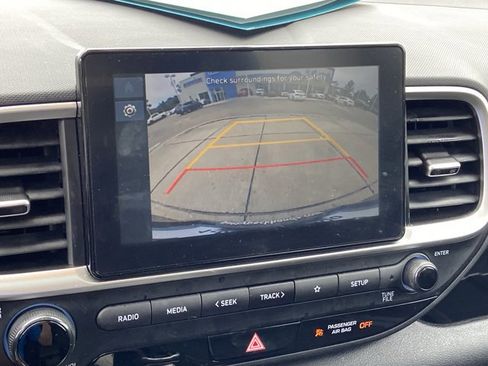 Used 2025 Hyundai Venue SEL FWD image 36