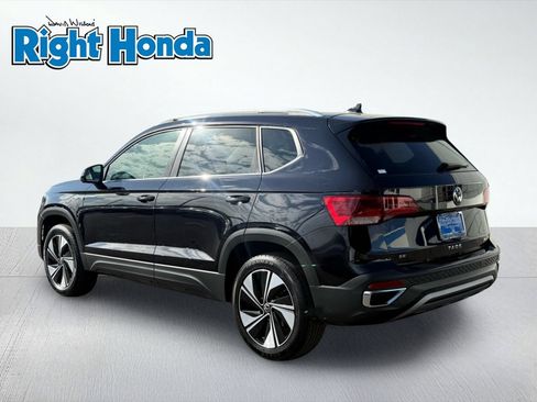 Used 2024 Volkswagen Taos SE AWD/4WD image 4