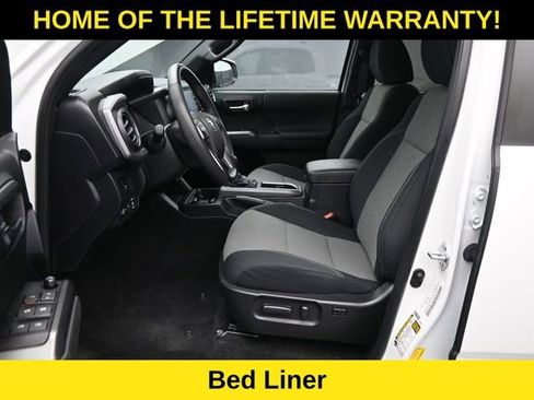 Used 2022 Toyota Tacoma TRD Sport AWD/4WD image 14