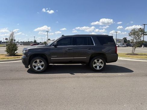 Used 2017 Chevrolet Tahoe LT w/ Luxury Package AWD/4WD image 2