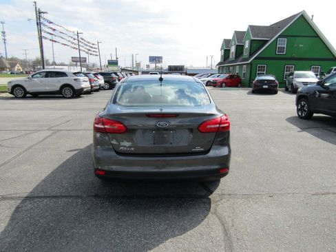 Used 2016 Ford Focus SE FWD image 6
