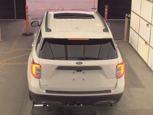 Used 2023 Ford Explorer XLT w/ Equipment Group 202A RWD image 18