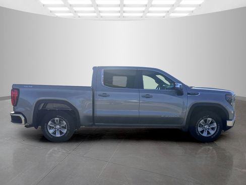 Used 2023 GMC Sierra 1500 SLE w/ Enhanced Capability Package AWD/4WD image 4