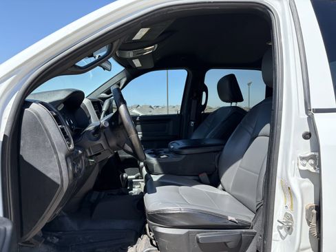 Used 2022 RAM 2500 Tradesman w/ Chrome Appearance Group image 9