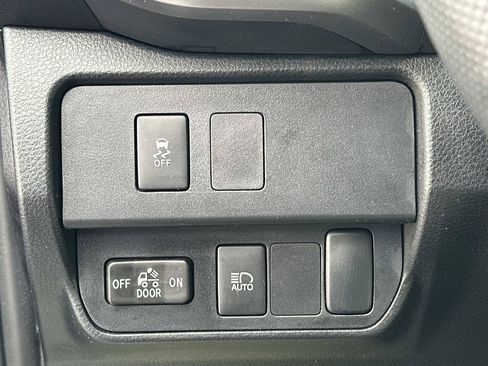 Used 2023 Toyota Tacoma SR5 w/ SR5 Appearance Package RWD image 23