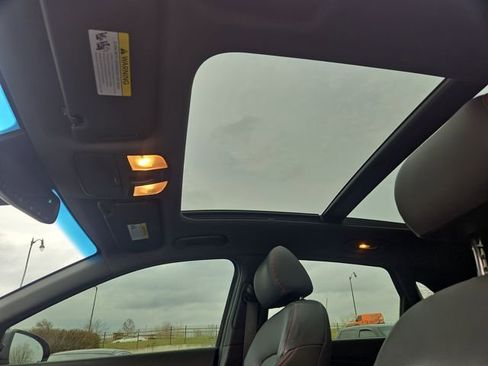 Used 2018 Hyundai Elantra GT Sport w/ Sport Tech Package 04 image 21