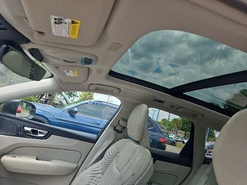 Used 2019 Volvo XC60 T5 Inscription w/ Protection Package Premier FWD image 11