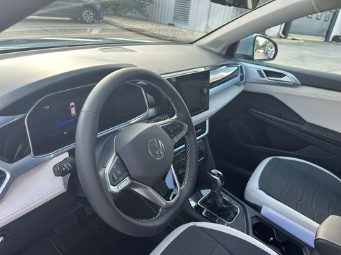 New 2026 Volkswagen Taos SE image 10
