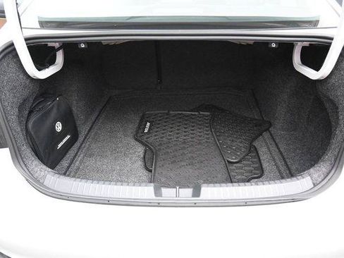 Used 2025 Volkswagen Jetta SEL FWD image 32