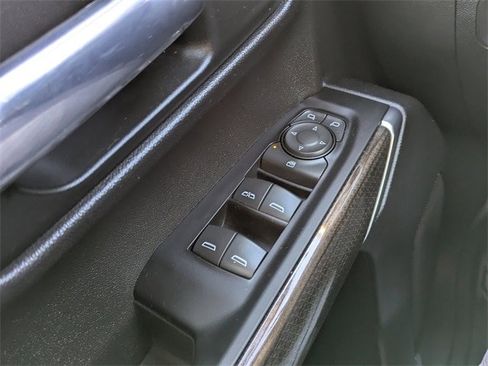 Used 2022 Chevrolet Silverado 1500 RST image 22
