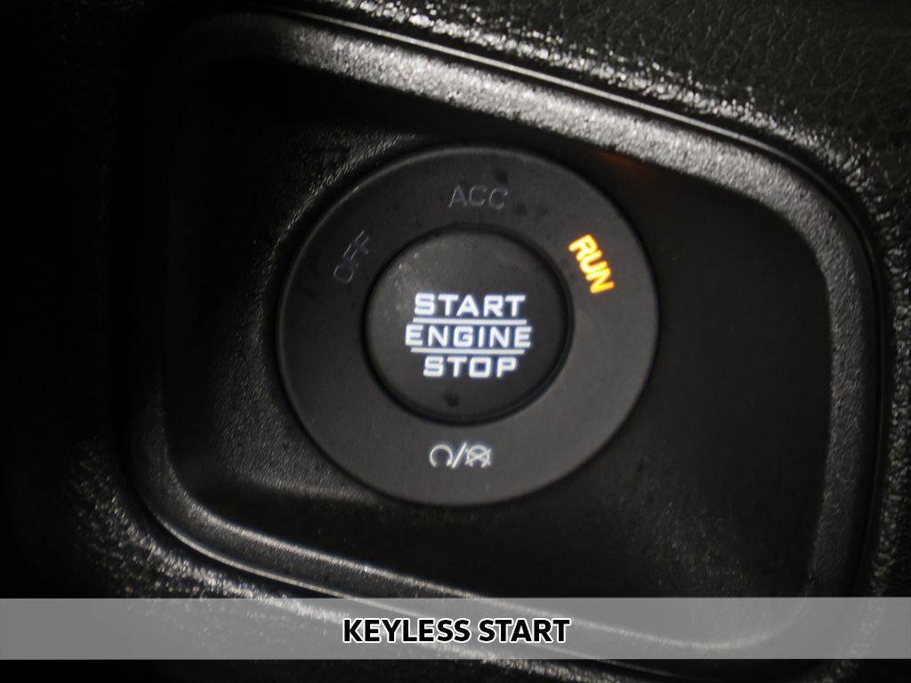 Used 2026 Jeep Wrangler Sport AWD/4WD image 4
