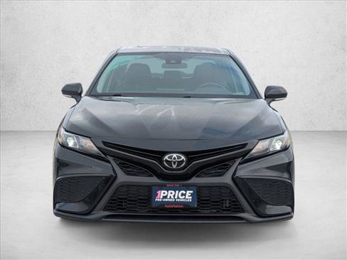 Used 2024 Toyota Camry SE image 2
