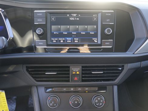 Used 2022 Volkswagen Jetta S image 23