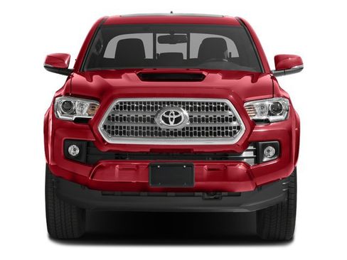 Used 2017 Toyota Tacoma TRD Sport image 4