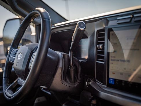 Certified 2024 Ford F250 Lariat w/ Black Appearance Package image 32