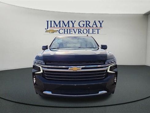 Used 2023 Chevrolet Suburban LT image 8