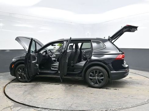 Used 2024 Volkswagen Tiguan SE image 43
