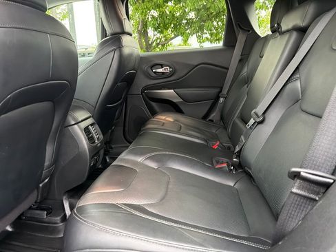 Used 2022 Jeep Cherokee Limited AWD/4WD image 23