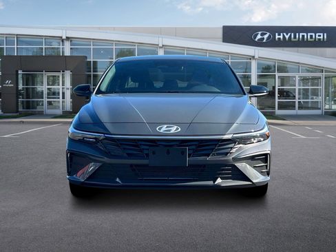 New 2025 Hyundai Elantra Sport image 12