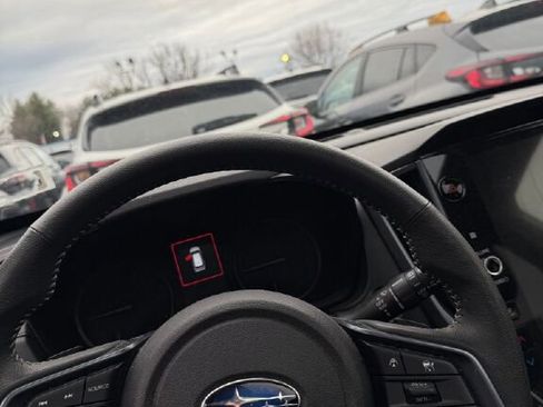 Used 2025 Subaru Forester Limited AWD/4WD image 9