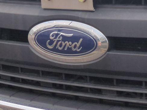 Used 2018 Ford F550 4x4 Regular Cab Super Duty image 12