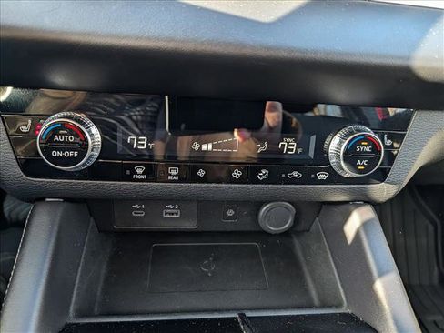 Used 2024 Mitsubishi Outlander SE image 31